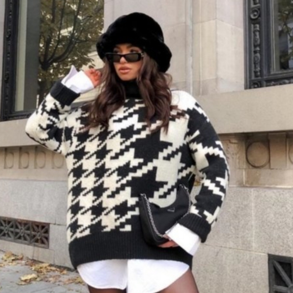 H&M Jacquard Knit Black And White Oversized Turtleneck Sweater